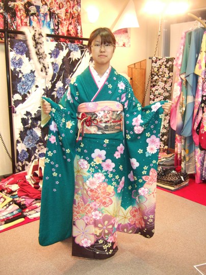 ふりそで ブログ 姫路の振袖はkinakoで決まり 成人式や卒業式の袴など最新ブランド多数