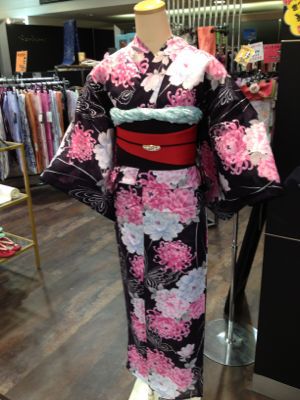 姫路 浴衣のお店 フォーラス 東館2階 ブログ 姫路の振袖はkinakoで決まり 成人式や卒業式の袴など最新ブランド多数